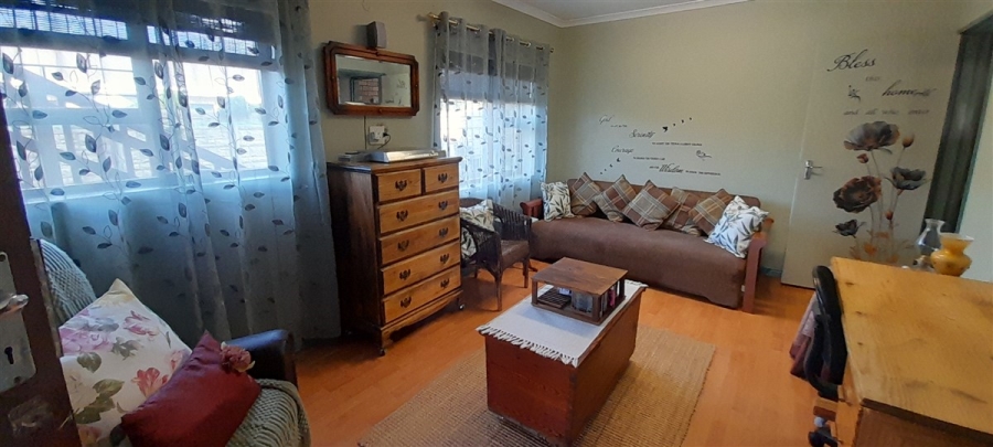 5 Bedroom Property for Sale in Wavecrest Eastern Cape